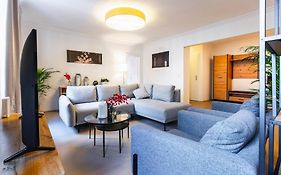 Experience Central Vienna From A Stylish And Modern Apartment